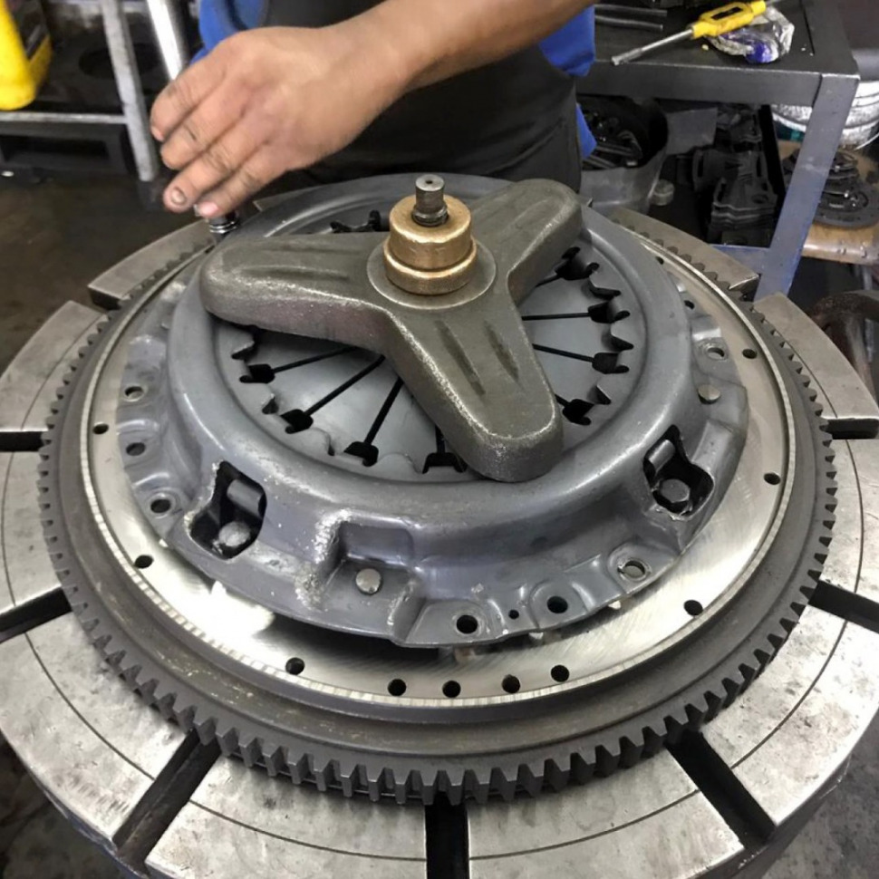 ServiClutch y Frenos 7